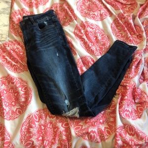 AMERICAN EAGLE SKINNY JEANS